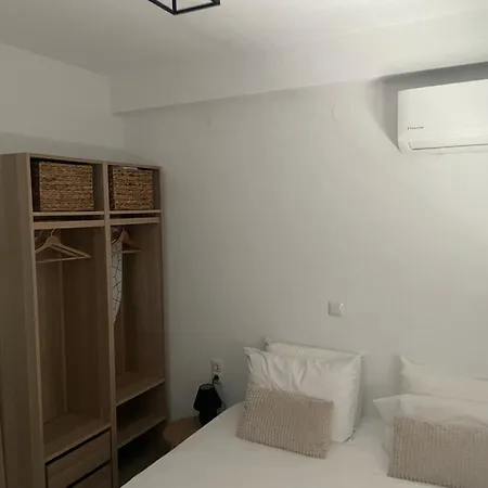 Anastasia B Apartahotel Ofrínion