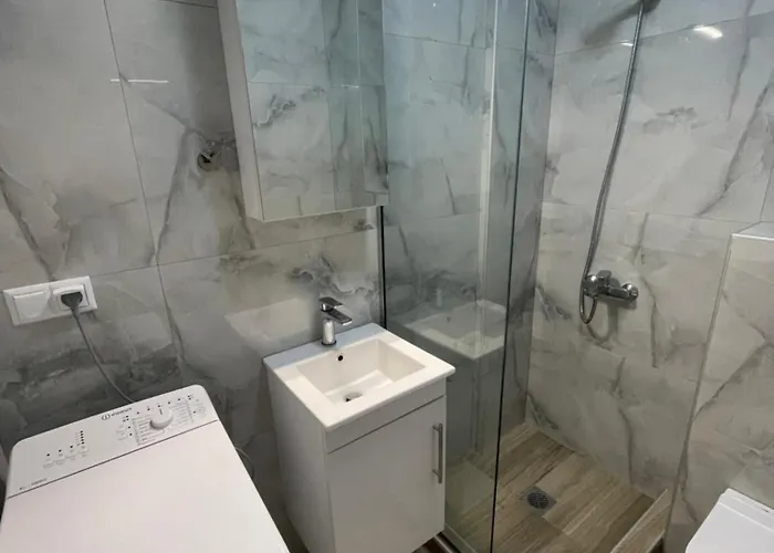 Anastasia B 3* Ofrinion