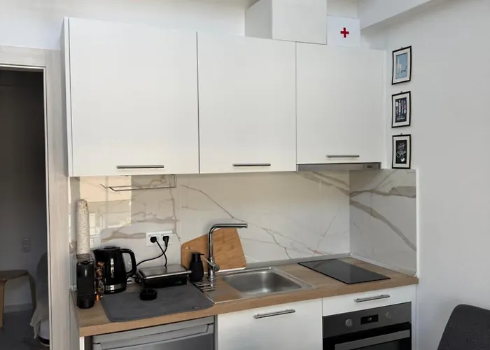 Anastasia B